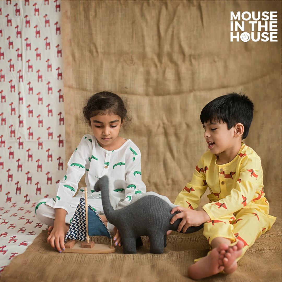 Mouse In The House Agar-Mgar- Unisex Nightdress