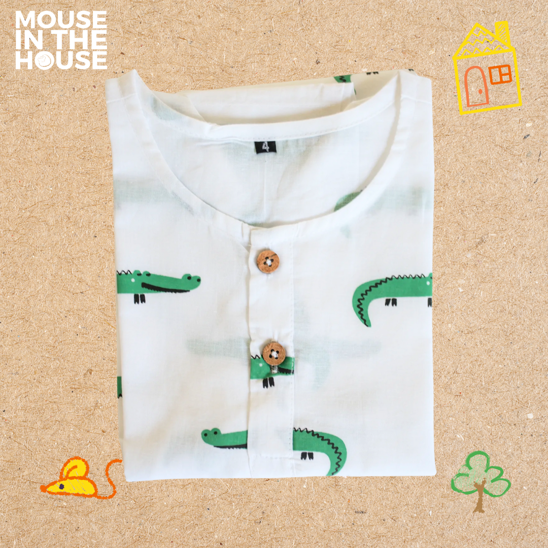 Mouse In The House Agar-Mgar- Unisex Nightdress