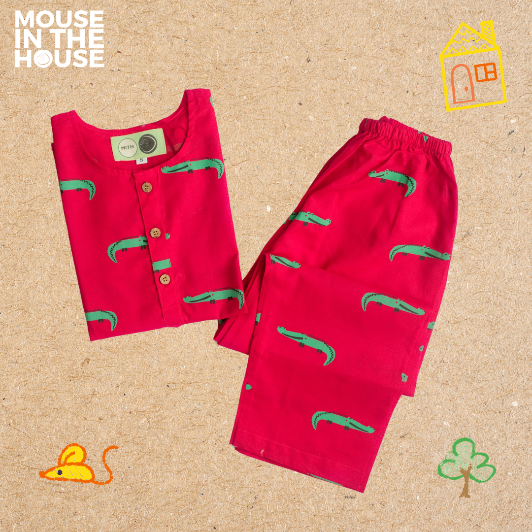 Mouse In The House Crocodile - Unisex Red Nightdress