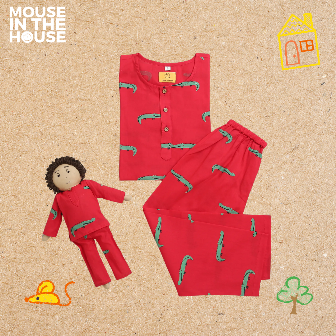 Mouse In The House Crocodile - Unisex Red Nightdress