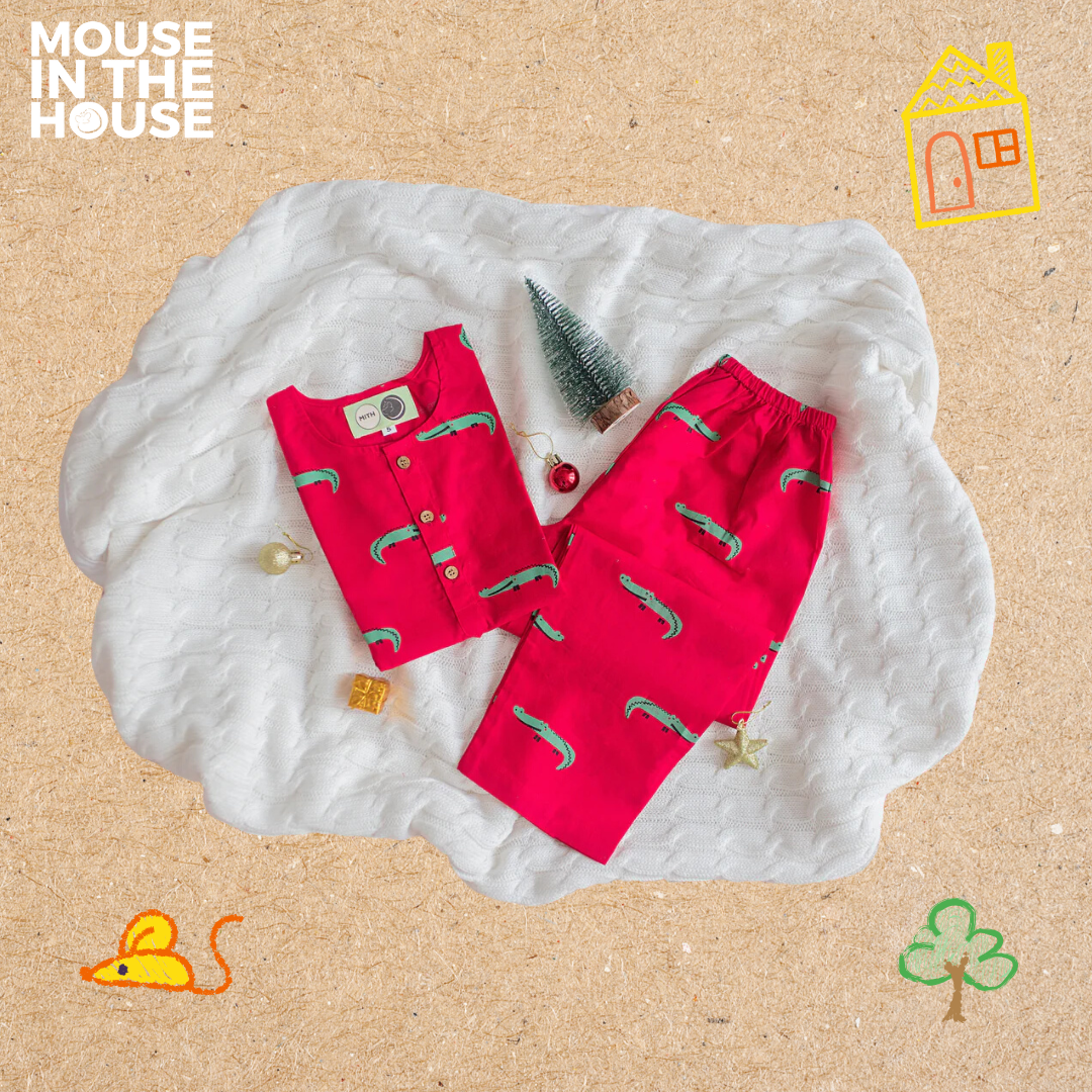 Mouse In The House Crocodile - Unisex Red Nightdress