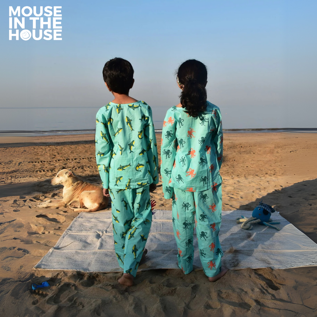 Mouse In The House Giant Shark- Unisex Nightdress