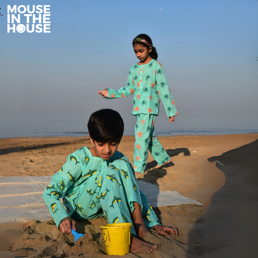 Mouse In The House Giant Shark- Unisex Nightdress