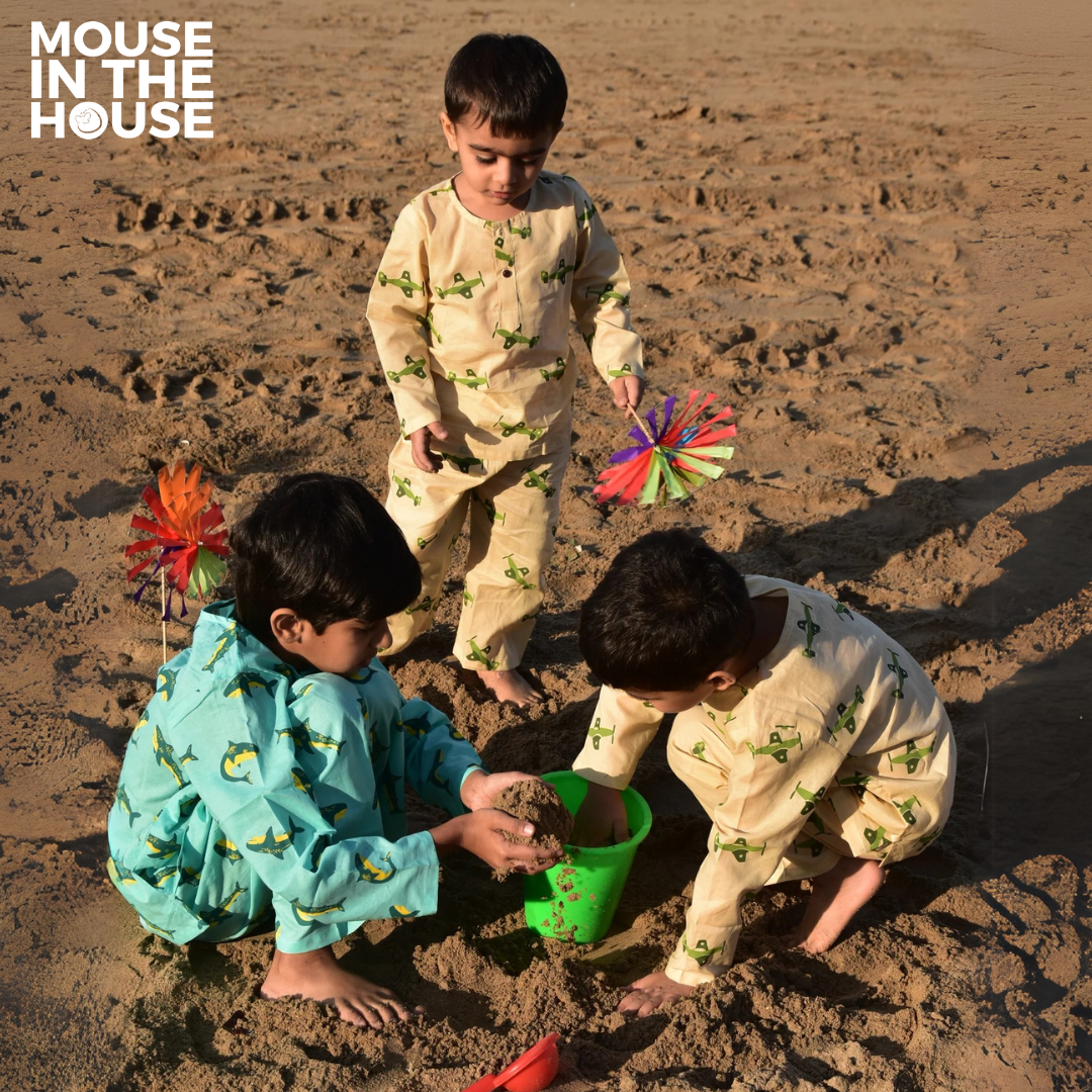 Mouse In The House Giant Shark- Unisex Nightdress