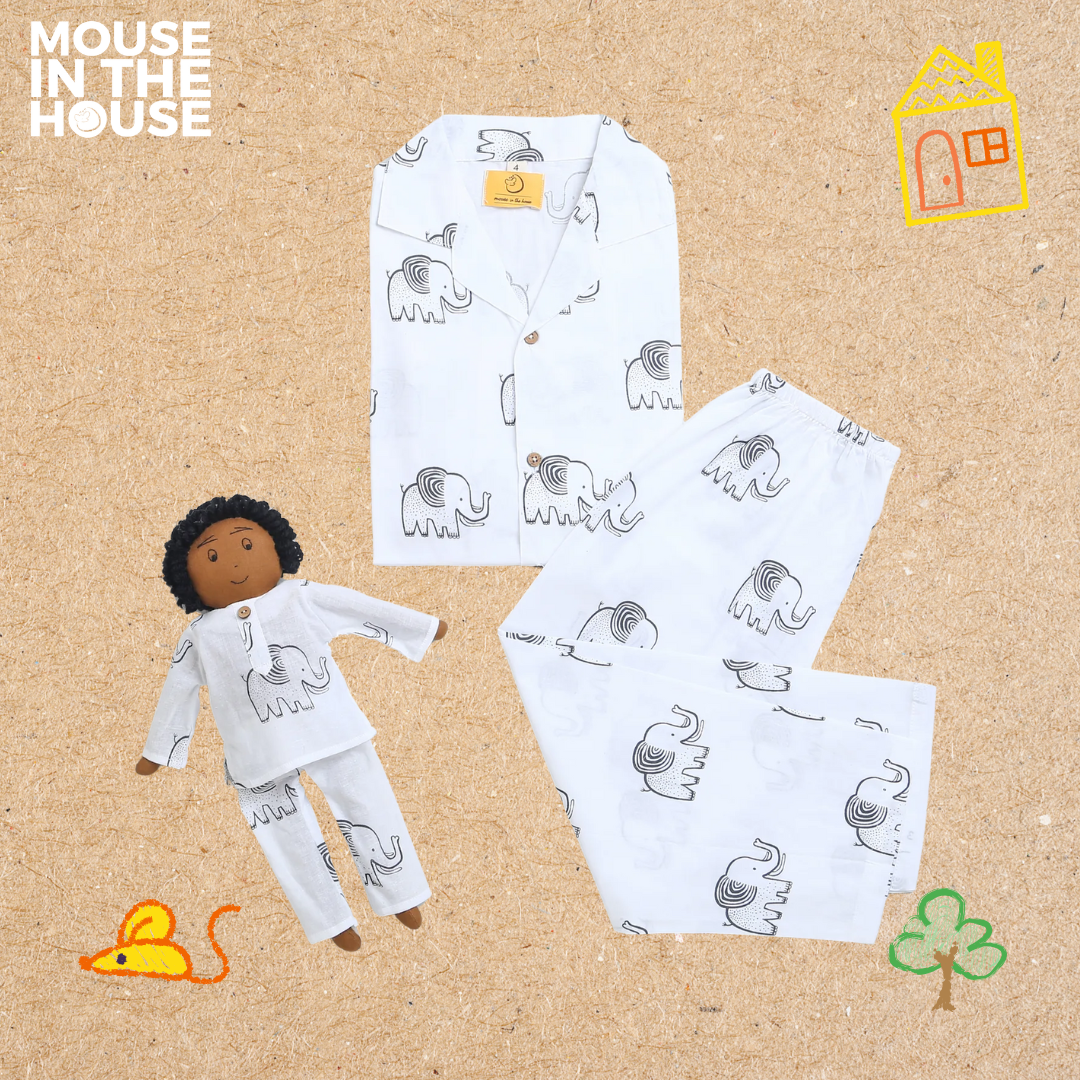 Mouse In The House A Stomping Elephant- Unisex Nightdress