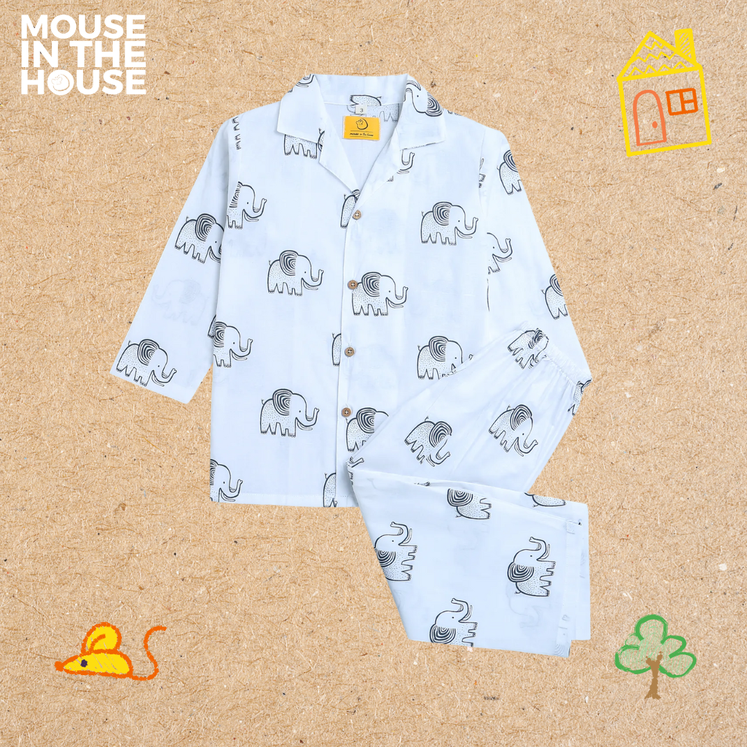 Mouse In The House A Stomping Elephant- Unisex Nightdress