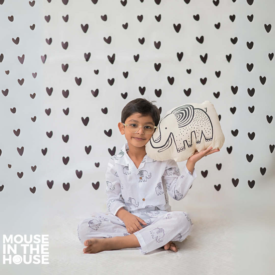 Mouse In The House A Stomping Elephant- Unisex Nightdress