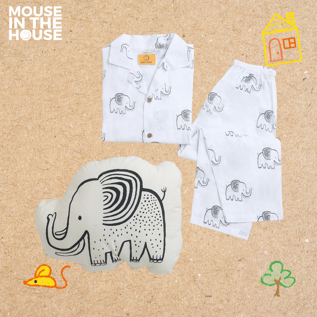 Mouse In The House A Stomping Elephant- Unisex Nightdress