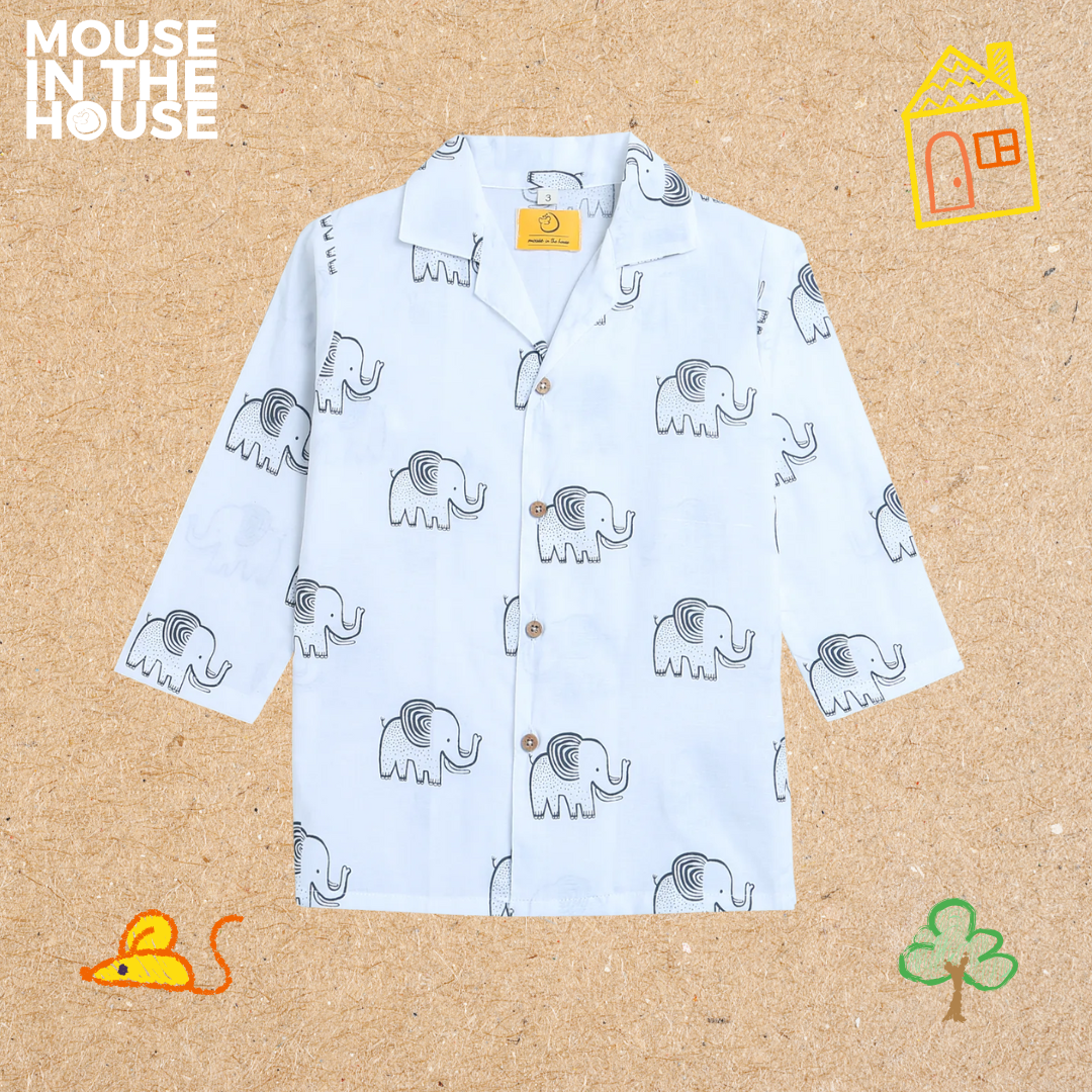 Mouse In The House A Stomping Elephant- Unisex Nightdress