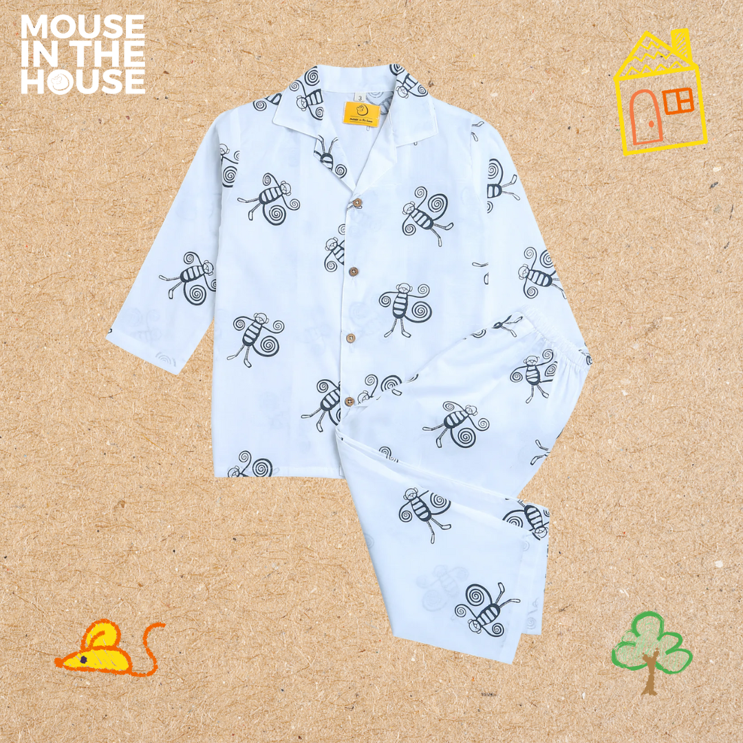 Mouse In The House A Swinging Monkey- Unisex Nightdress