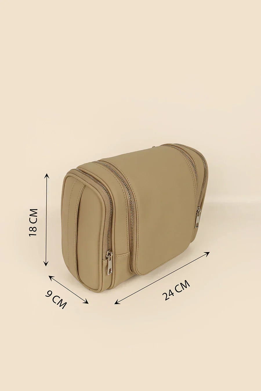 The House Of Ganges Hanging Vegan Leather Toiletry Bag