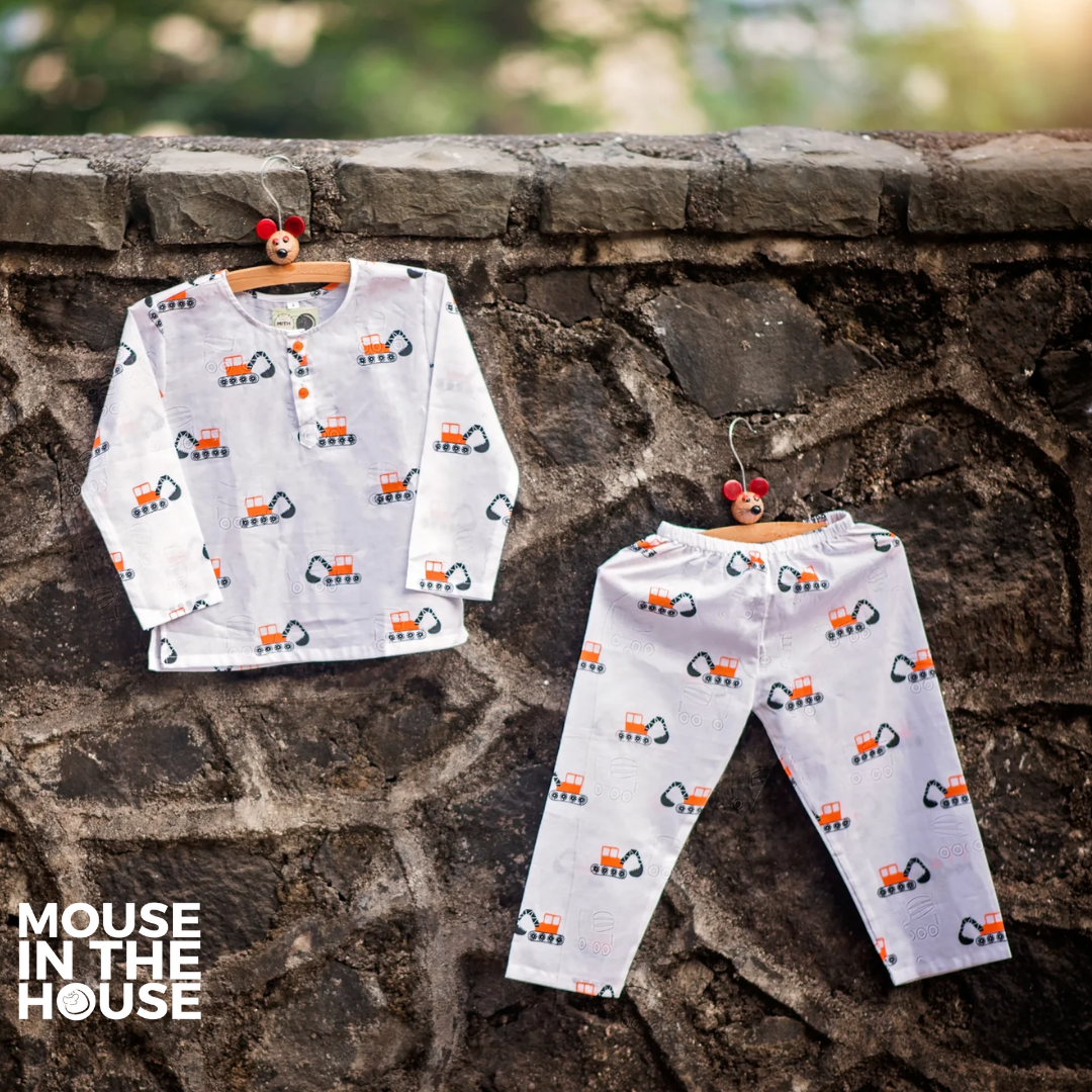 Mouse In The House Mighty Bulldozer- Unisex Nightdress