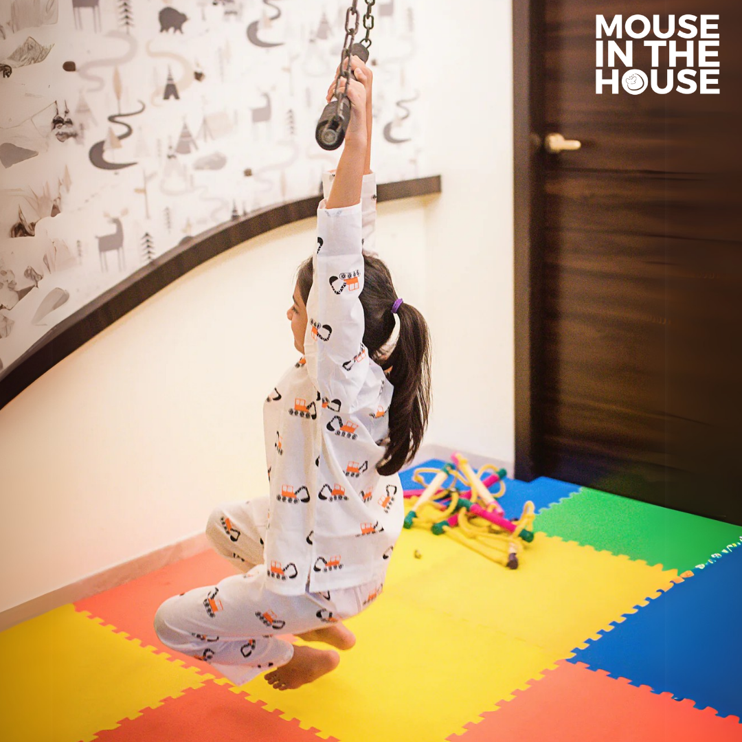 Mouse In The House Mighty Bulldozer- Unisex Nightdress