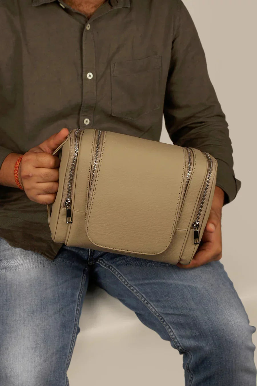 The House Of Ganges Hanging Vegan Leather Toiletry Bag