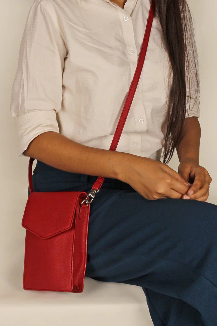 Walker Mobile Pouch Vegan Leather