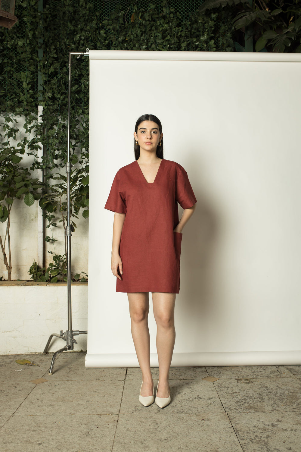 anushé pirani Plunge-Neck Shift Dress