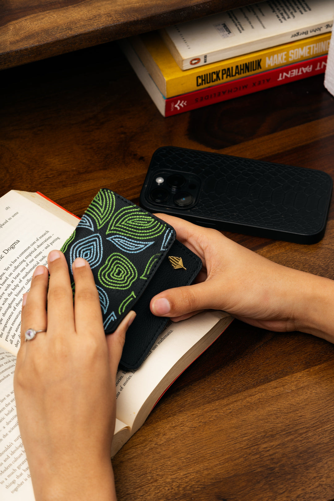 Green Hermitage Lana- Black