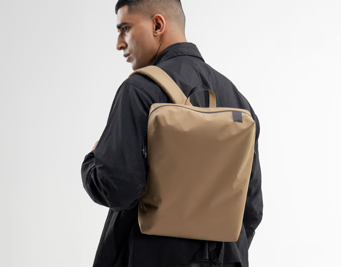 Pivot Daypack(Basalt ,Coral,  Lagoon,  Sand , Seagrass)