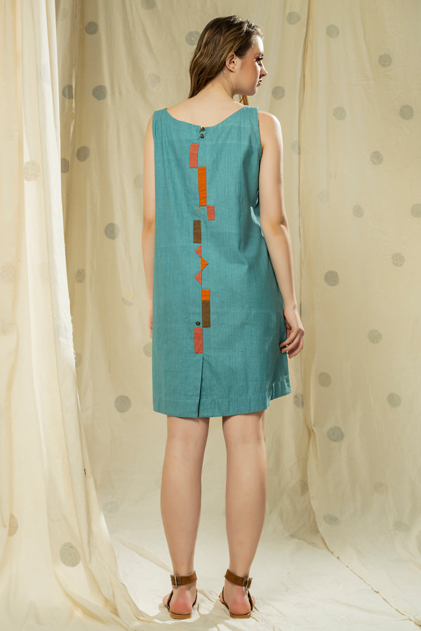 Applique Grace- Green Essential Relaxed Fit Knee Length Dress