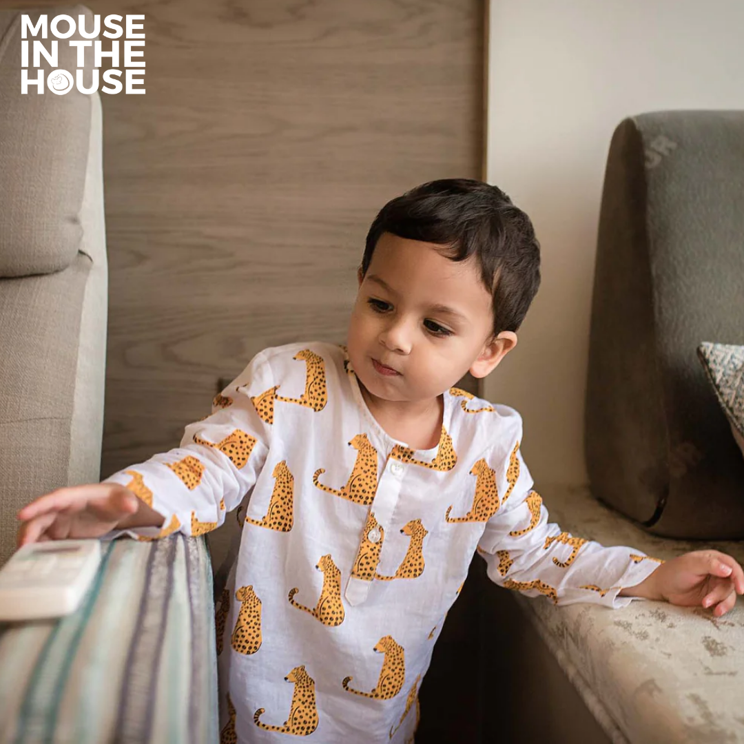 Mouse In The House The Spotty Leopard- Unisex Nightdress