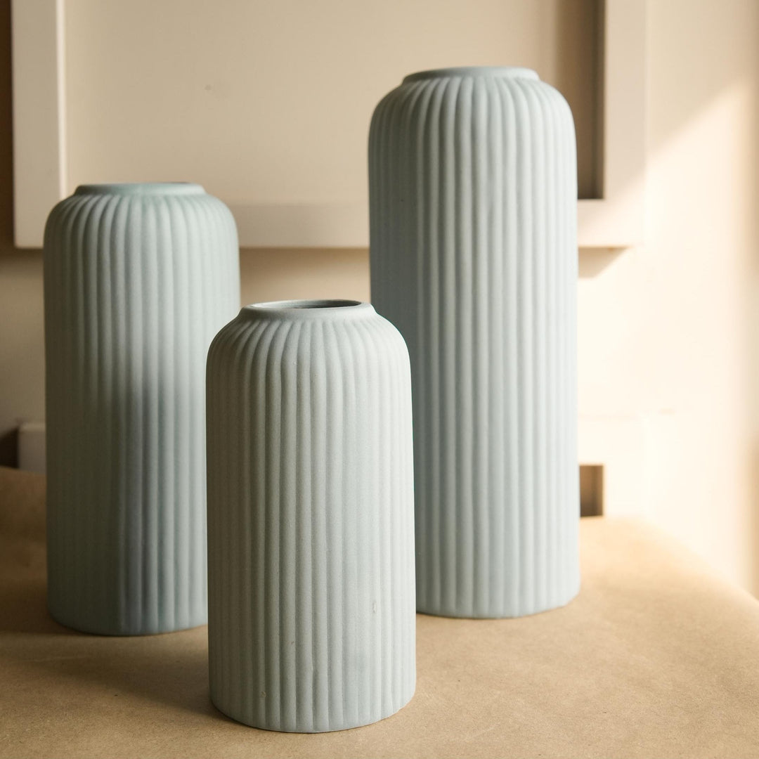 Modern Ribbed vase set of 3 - https://artecasa.in/