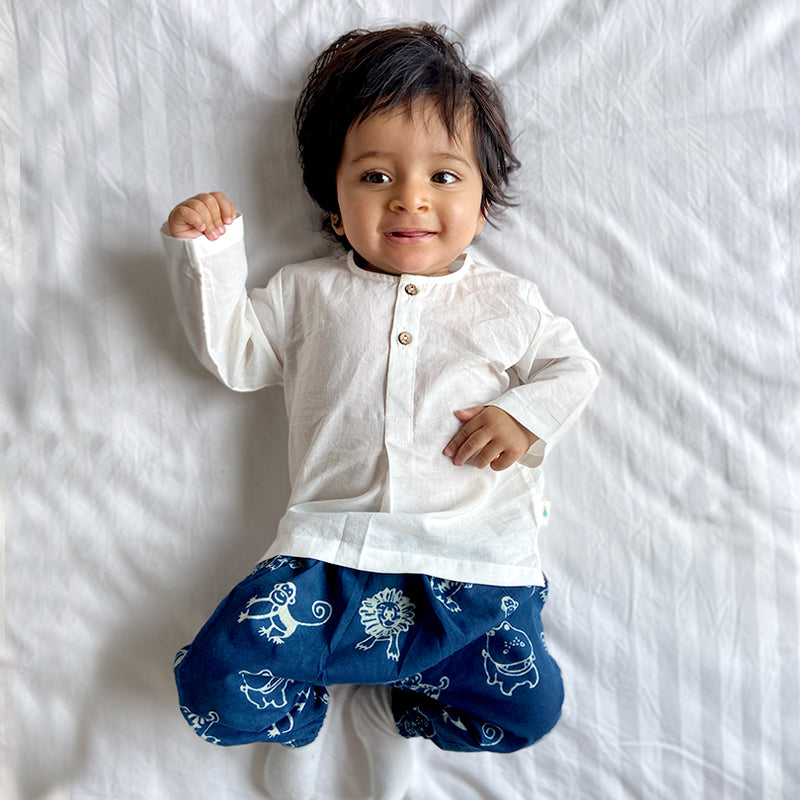 Whitewater Kids Unisex Organic White Kurta + Zoo Print Indigo Pants