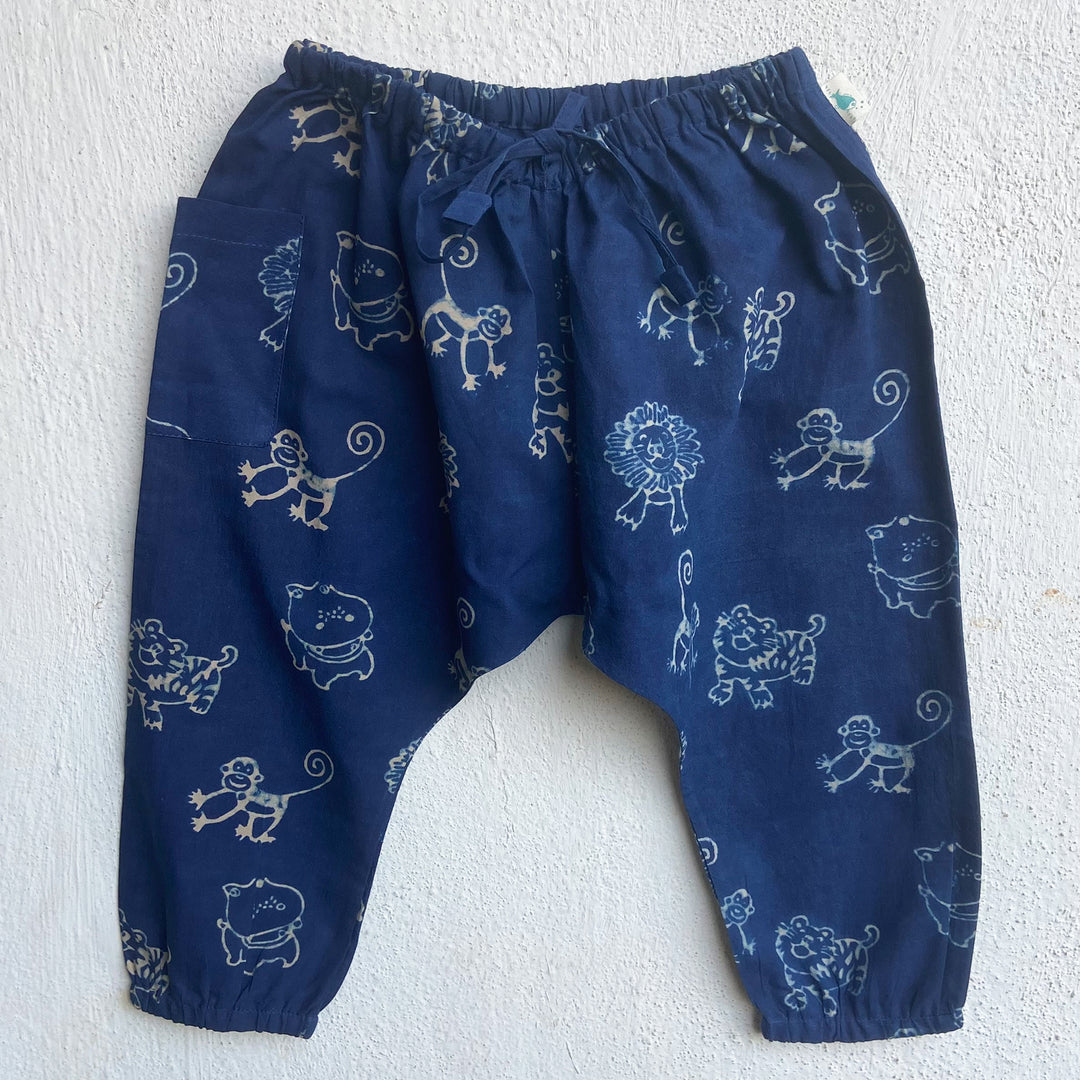 Whitewater Kids Unisex Organic White Kurta + Zoo Print Indigo Pants