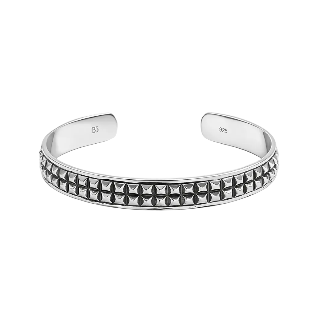Fyre cuff bracelet in oxidixed 925 sterling silver