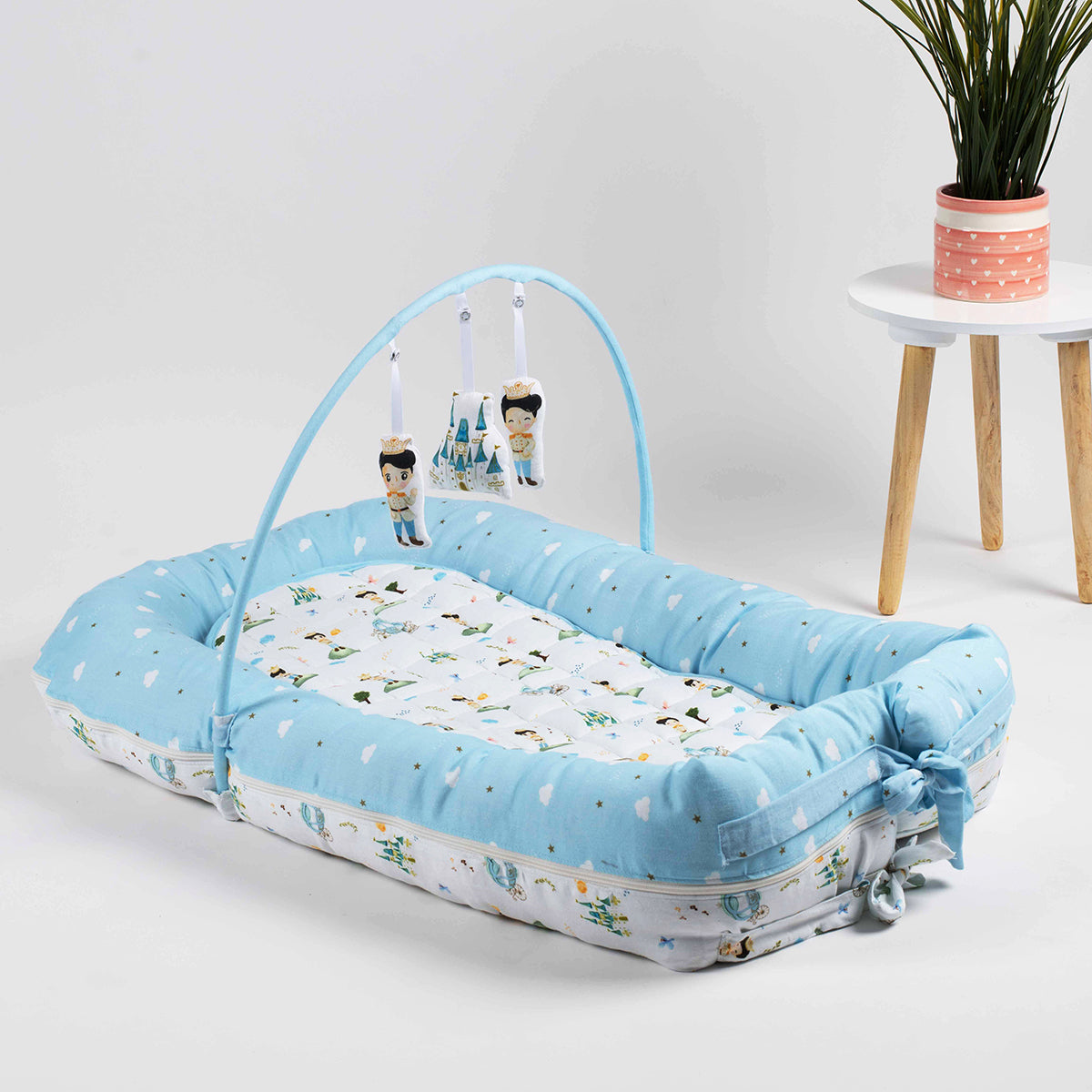 Tiny snooze reversible baby nest- the little prince