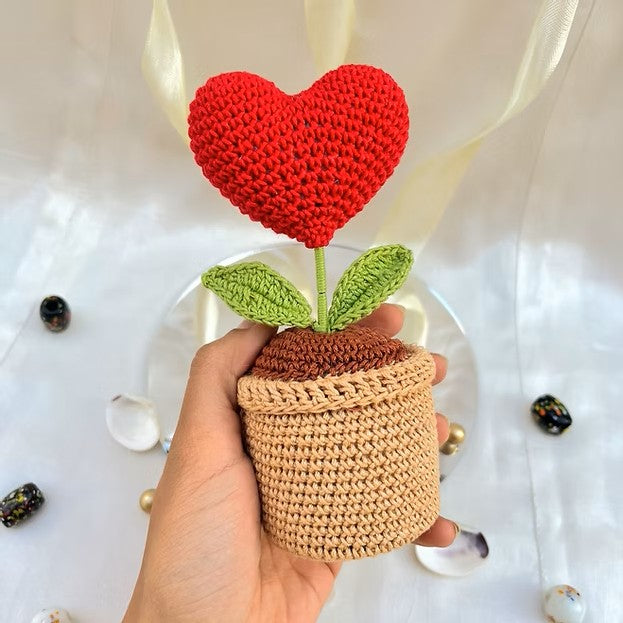 P Palettes  Handmade Crochet Heart Pot – Cute Aesthetic Mini Decorative Planter & Gift Item