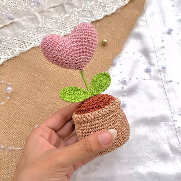 P Palettes  Handmade Crochet Heart Pot – Cute Aesthetic Mini Decorative Planter & Gift Item