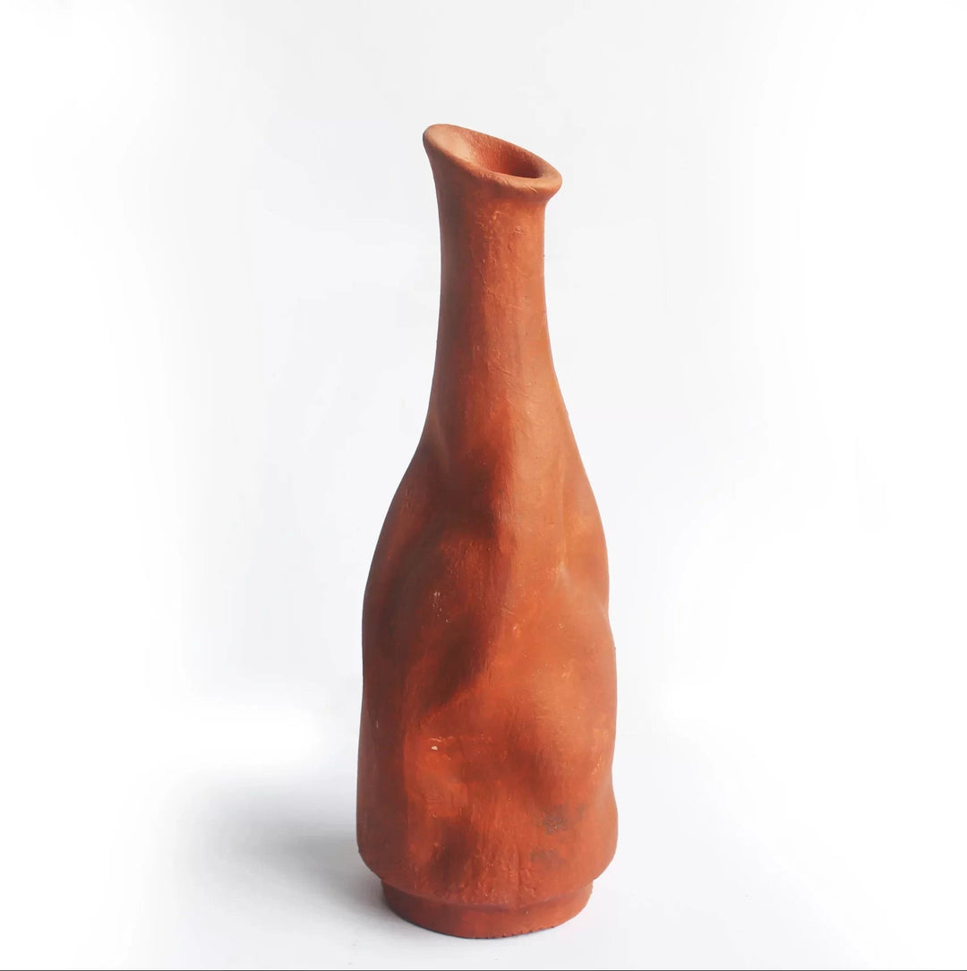 BOT LIPPED ORGANIC Flower Vase - Suspire