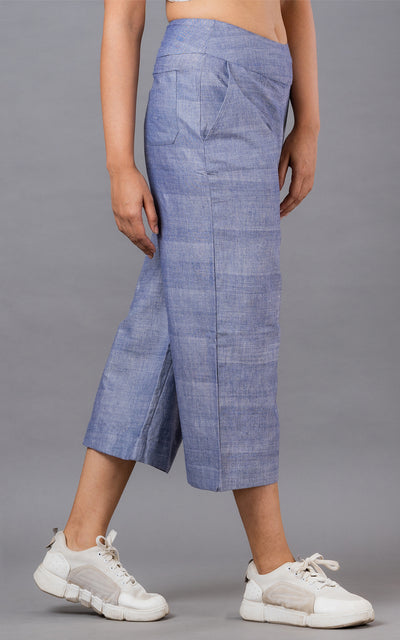 Blue solid wide leg cropped pants