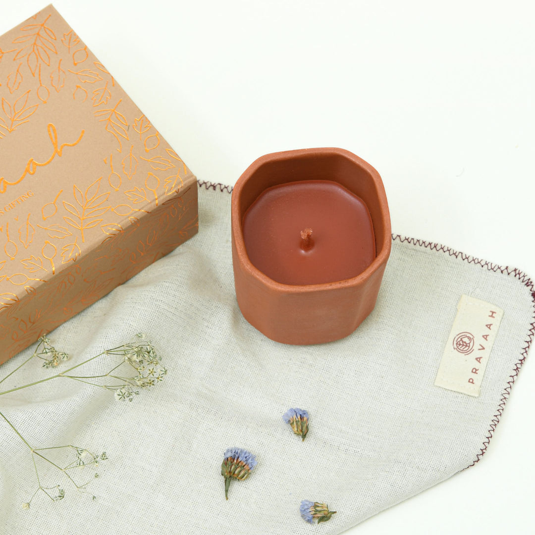 Pravaah Gilli Mitti Candle | Smells Like Rain | Soy wax