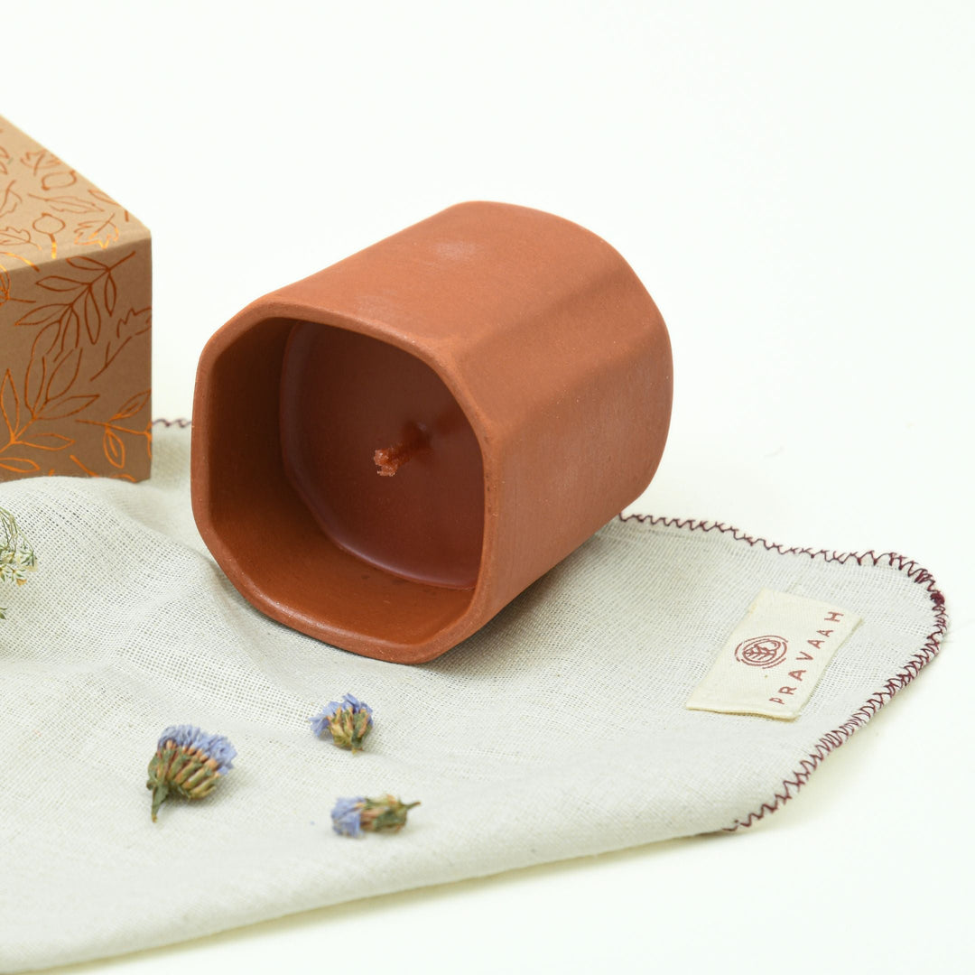 Pravaah Gilli Mitti Candle | Smells Like Rain | Soy wax