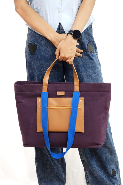 Canvas shopper with contrast handles