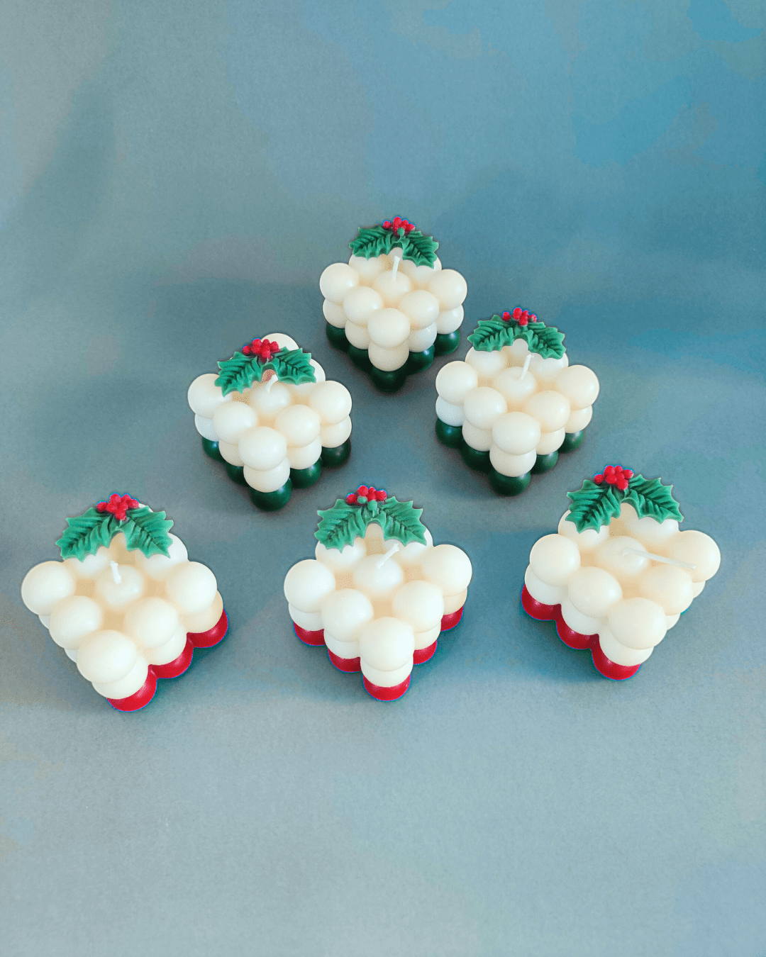 Christmas Bubble Candle, Dual Colour Soy Wax with Mistletoe Detailing, Winter Vanilla - Suspire