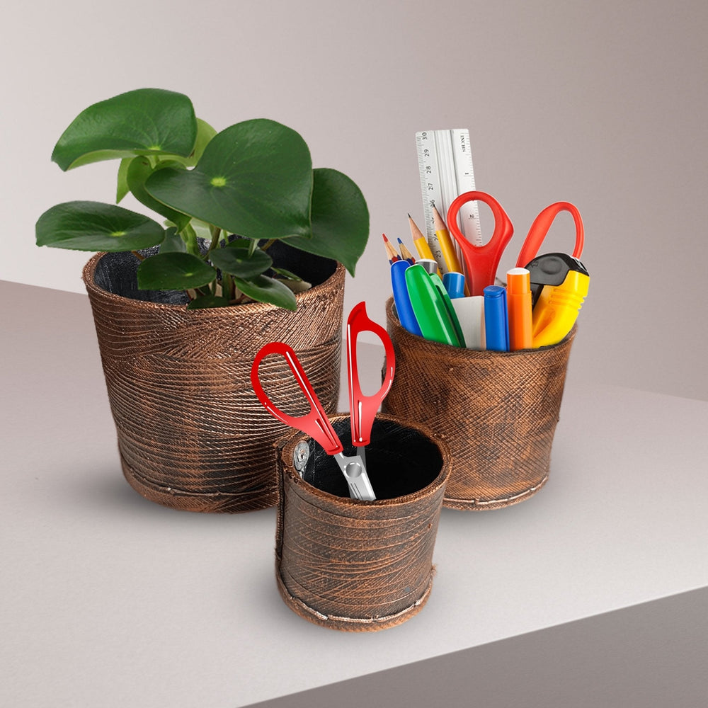 De'Dzines Copper-Colored Classic planters