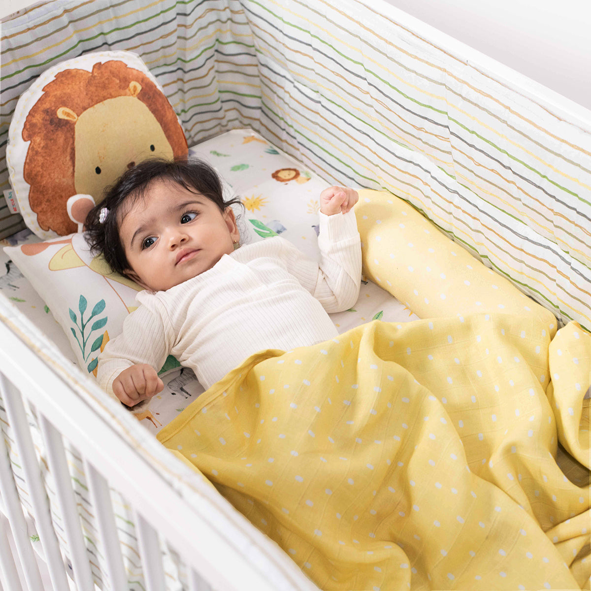 Tiny snooze cot bedding set – into the wild