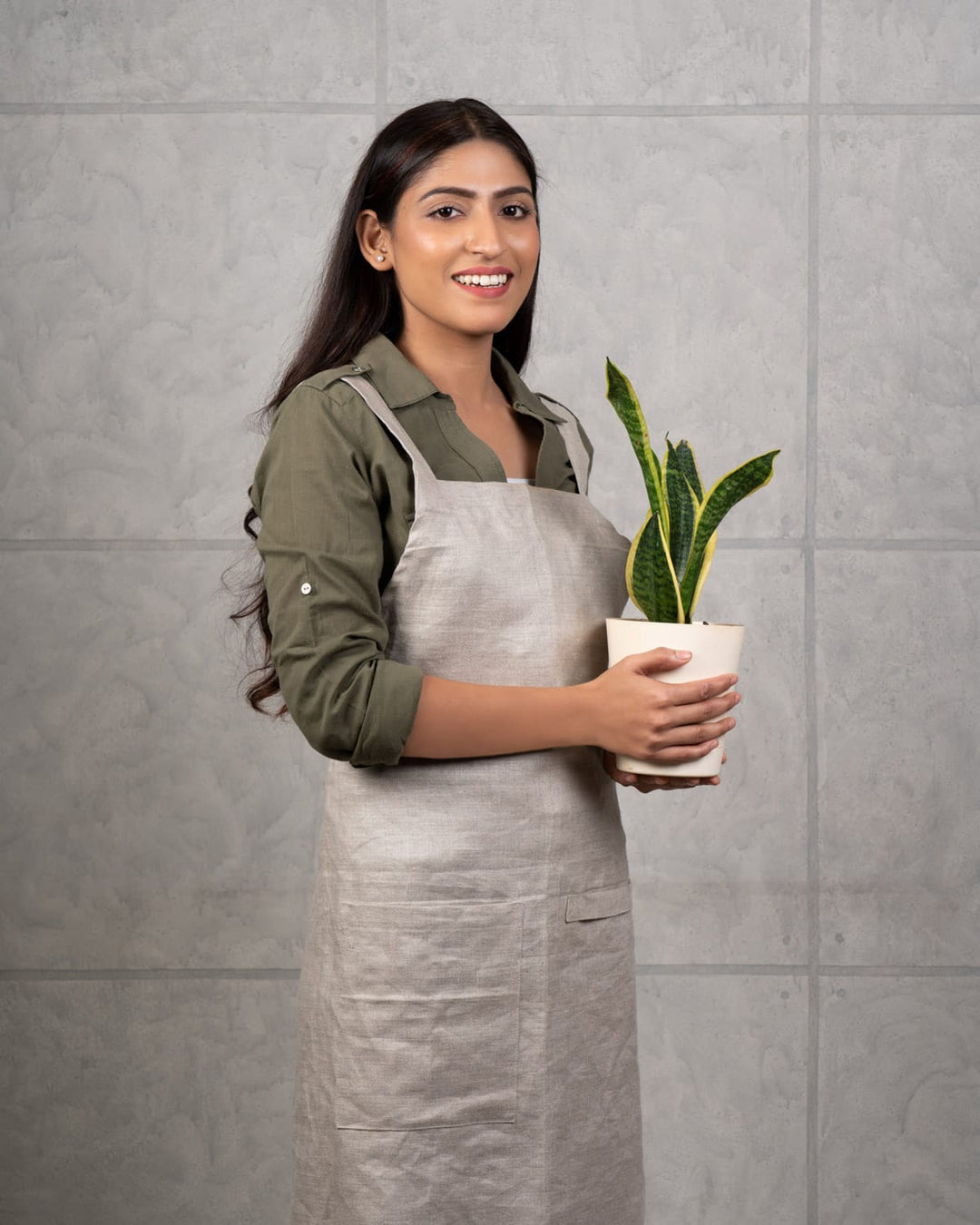 Cross Back Apron in 100% Hemp - Suspire