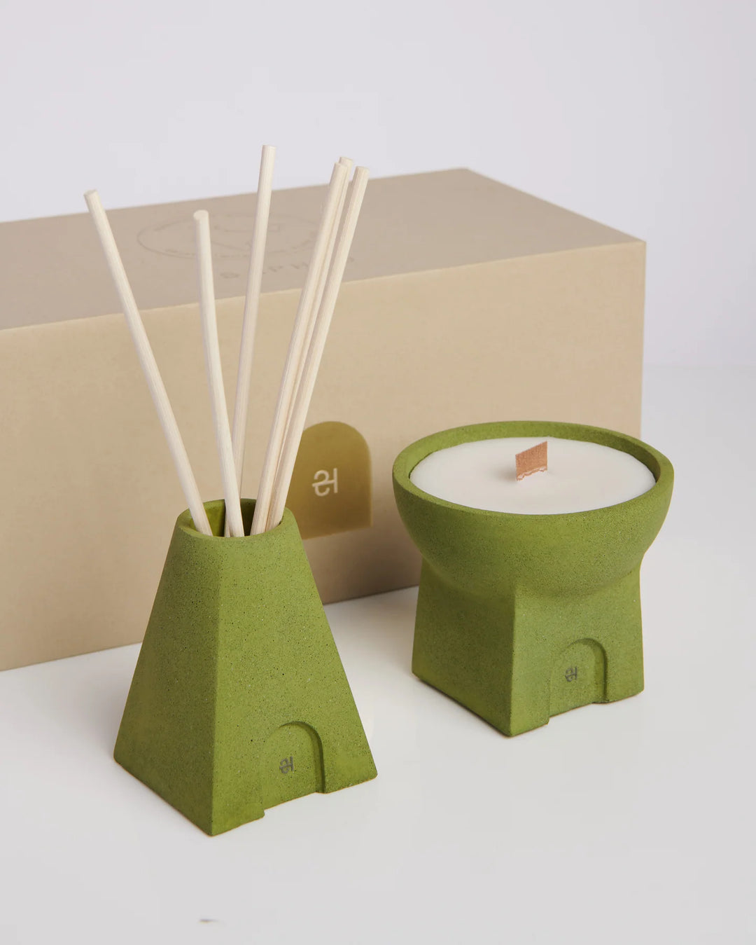 Saanj Soy Candle & Reed Diffuser Set