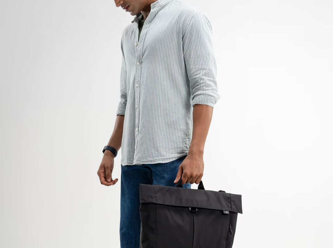 Pivot Messenger Bag