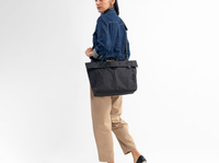 Pivot Messenger Bag