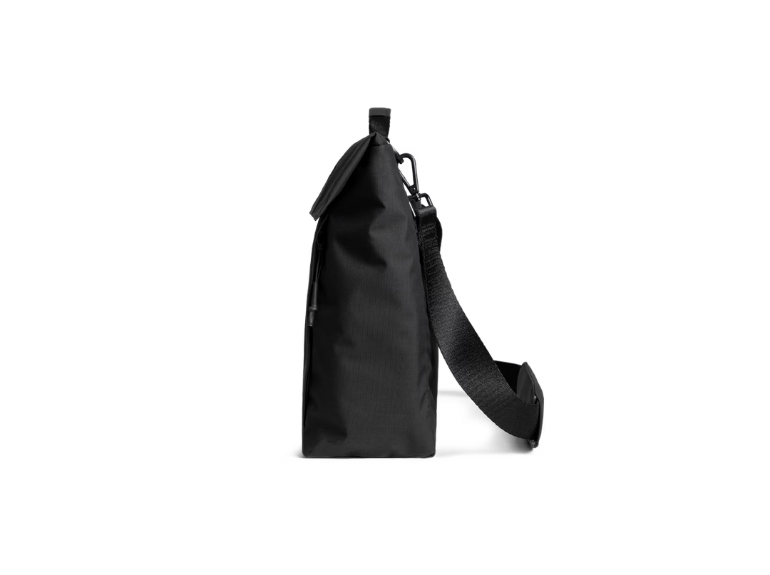Pivot Messenger Bag