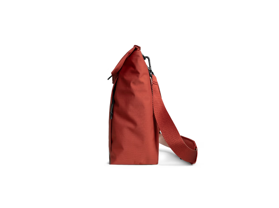 Pivot Messenger Bag