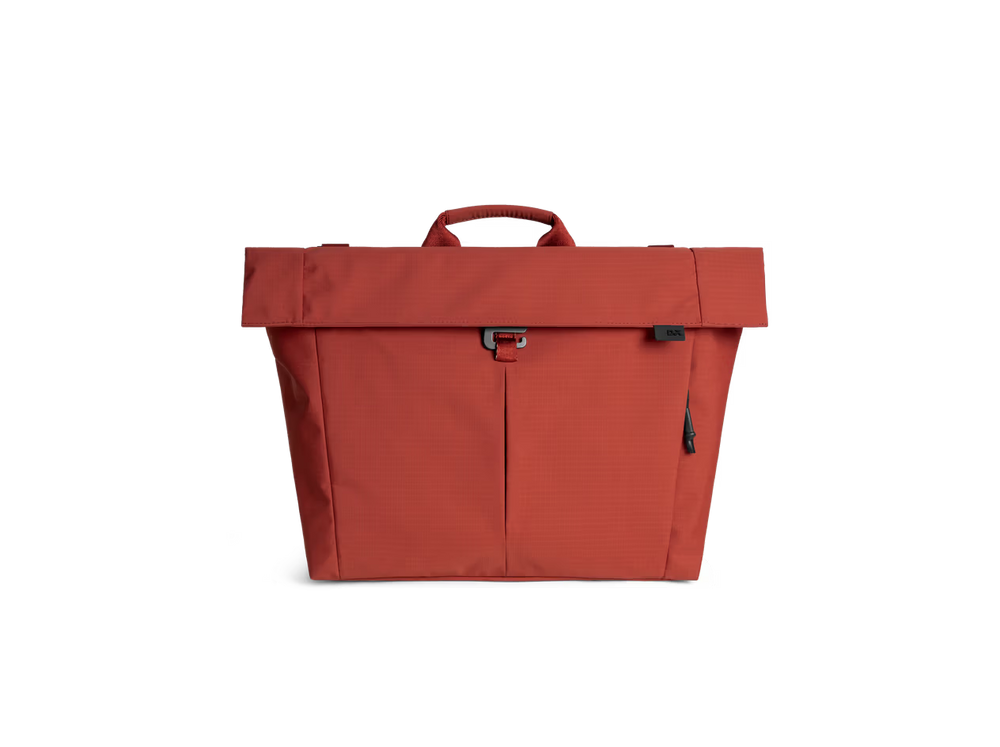 Pivot Messenger Bag