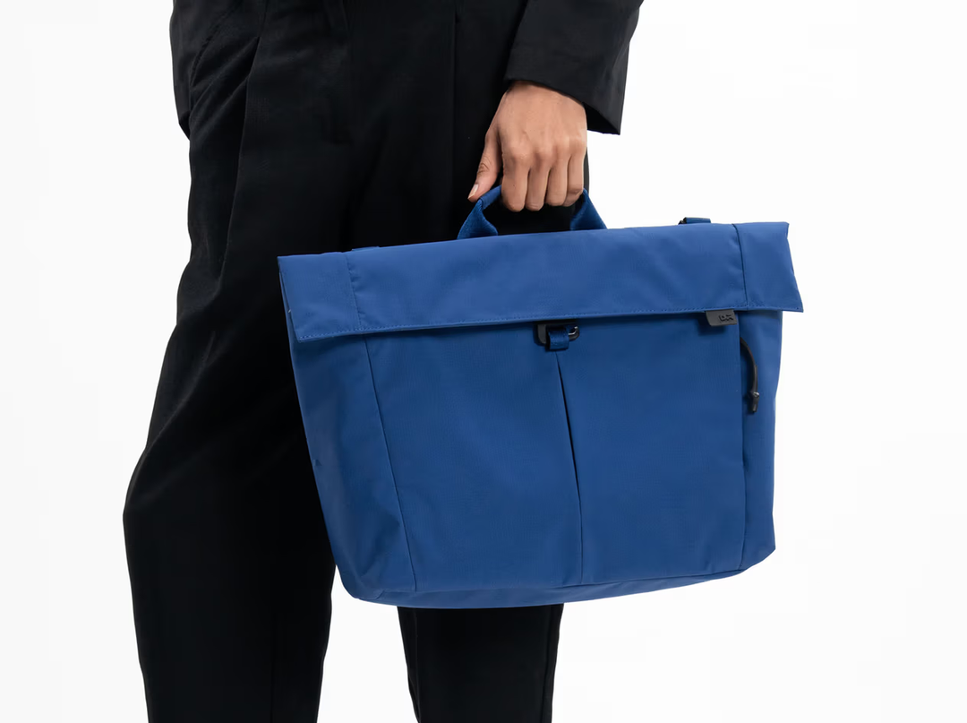 Pivot Messenger Bag