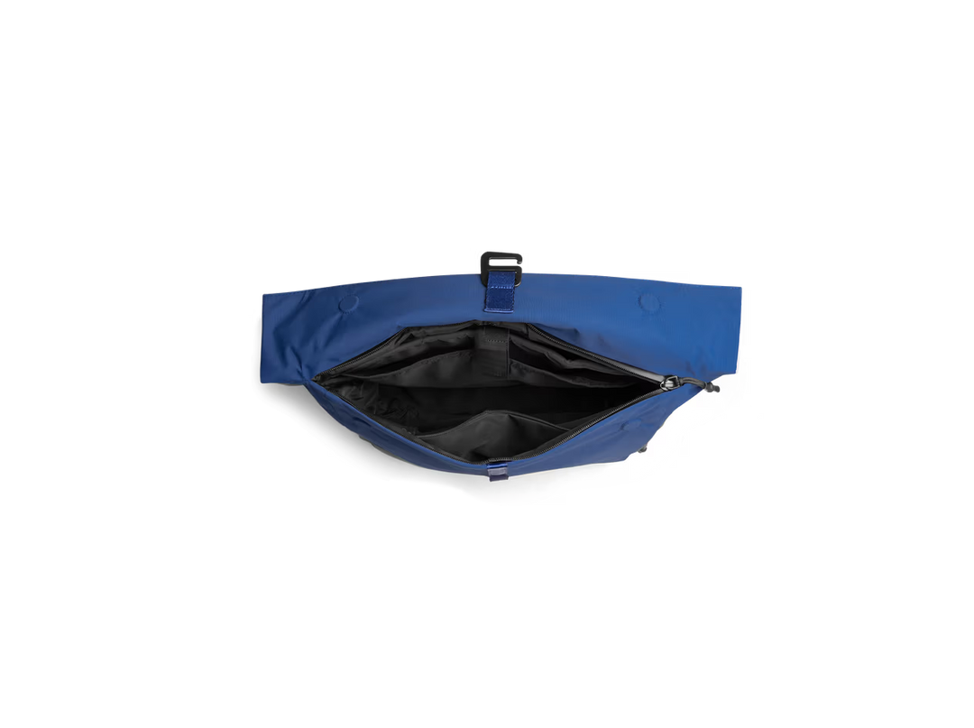 Pivot Messenger Bag