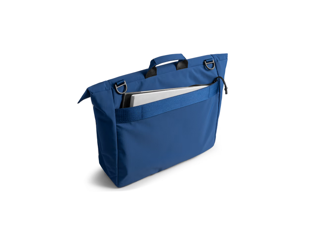 Pivot Messenger Bag
