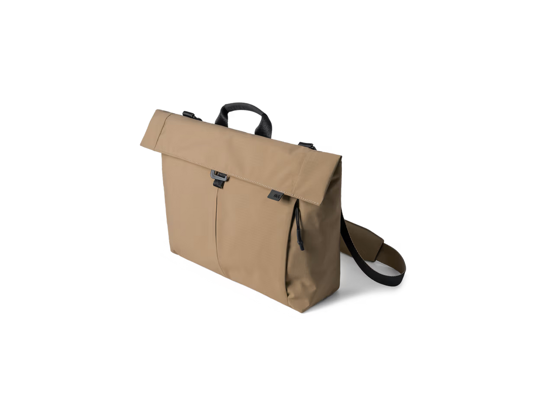 Pivot Messenger Bag